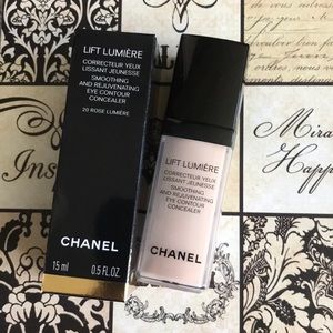 Chanel lift lumiere corrector & concealer